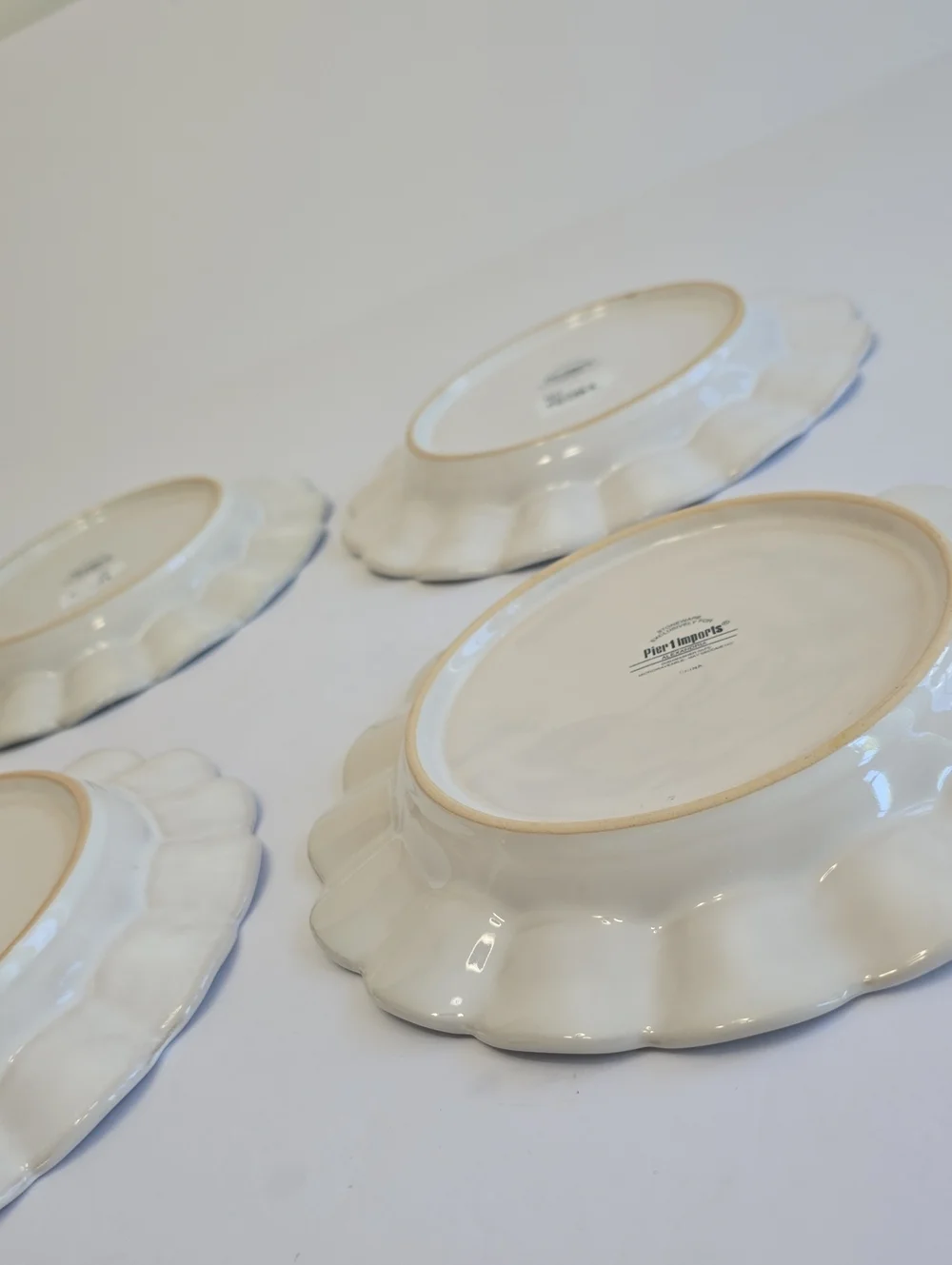 Pier 1 Imports Set Of 4 Alexandria Stoneware Ivory Luncheon Plates Scalloped